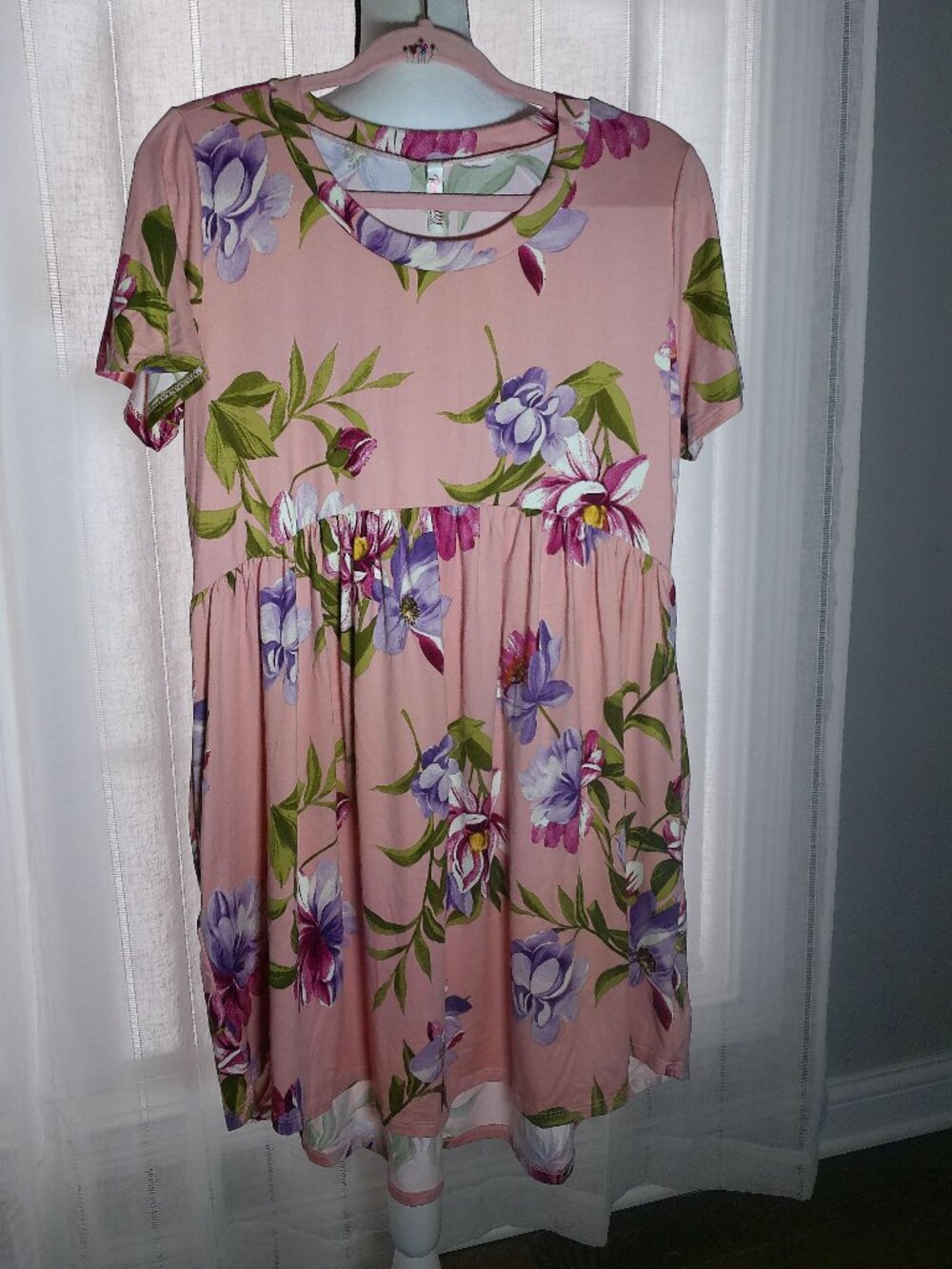 RED LOLLY NWOT Short Slve Scoop Neck Pink w/Lavender Floral Design Mini Dress M